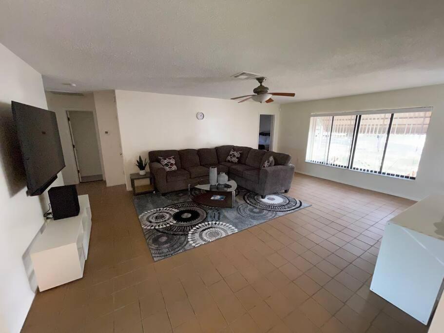 Holiday home Lakeside Retreat - 3 Bedroom, 2 Bathroom House By The