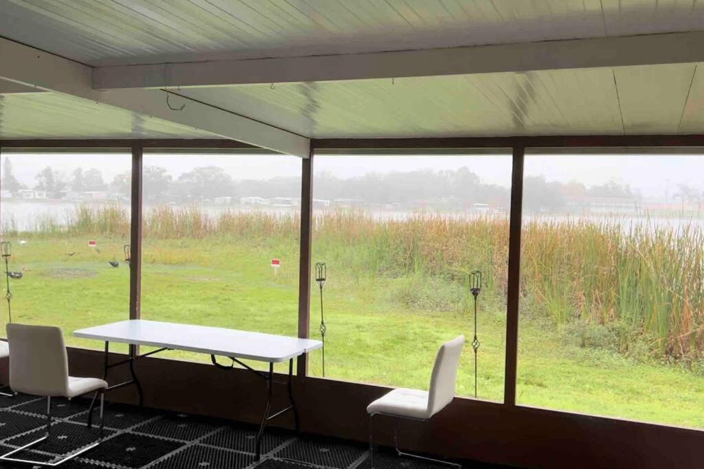 Lakeside Retreat - 3 Bedroom, 2 Bathroom House By The * Lakeland